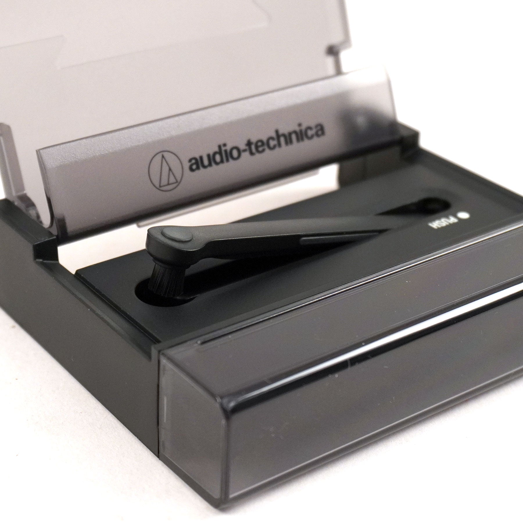 Audio-Technica: AT6028 Record & Stylus Cleaning Tool + Cover Stand